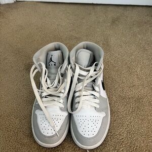 Wmns Air Jordan 1 Mid 'Grey Fog'